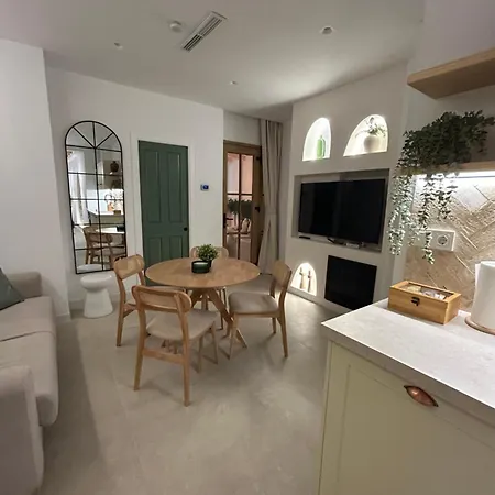 De Lujo Con Piscina Nerja