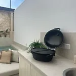 De Lujo Con Piscina Climatizada アパート ネルハ